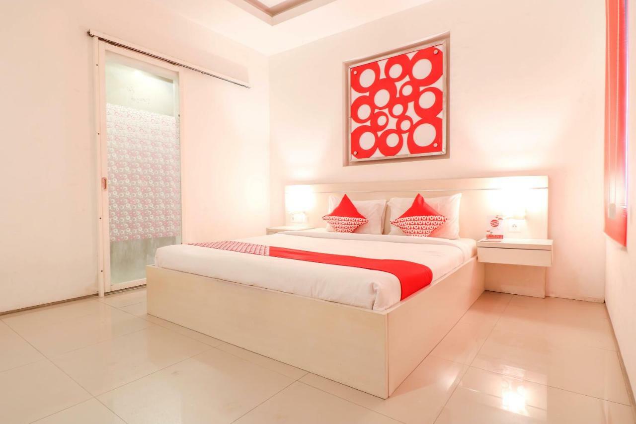 Oyo 1489 Simona Hotel Kerobokan  Luaran gambar