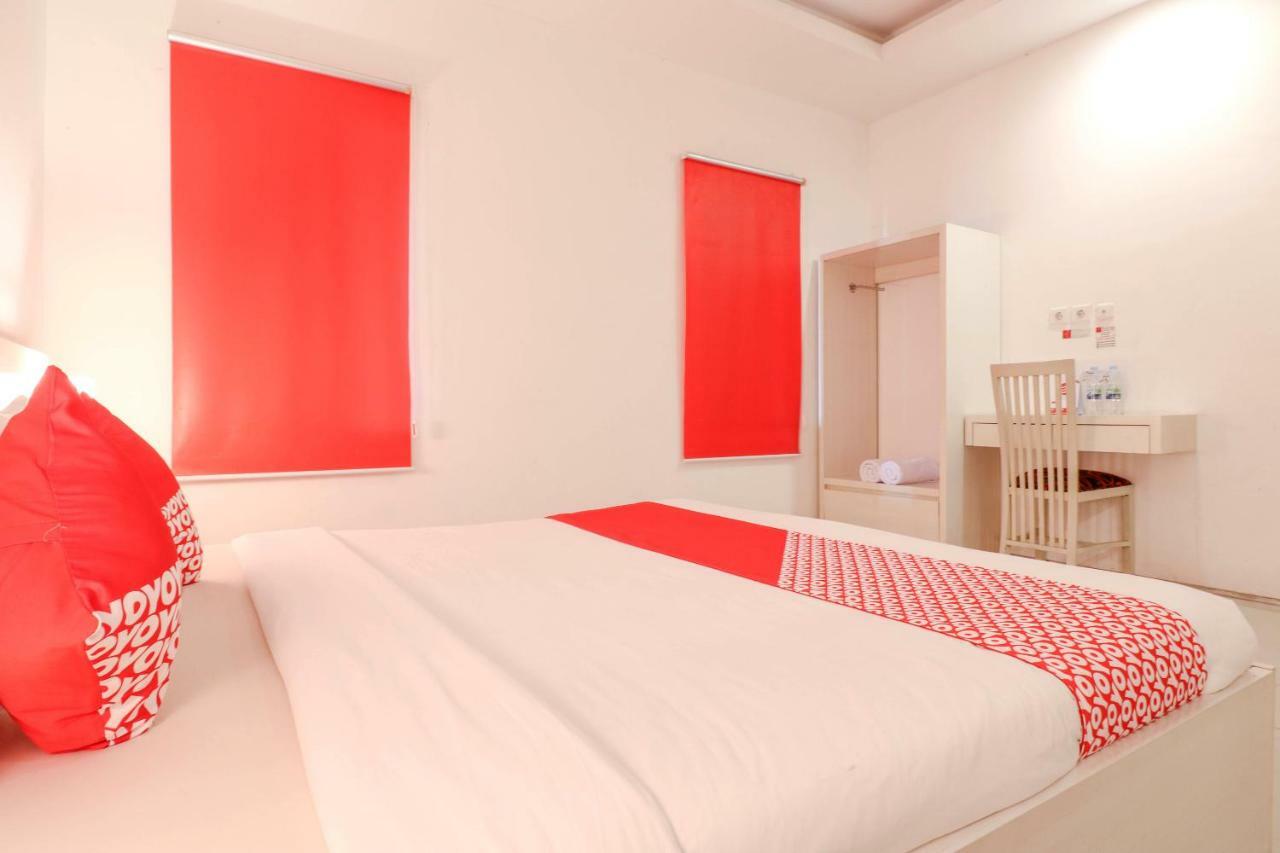 Oyo 1489 Simona Hotel Kerobokan  Luaran gambar